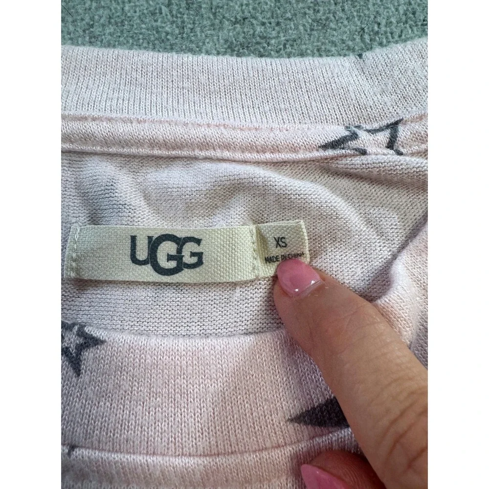 UGG Star Print Sweatshirt Women XS Light Pink Excellent‎ Drawstring Hem Raglan